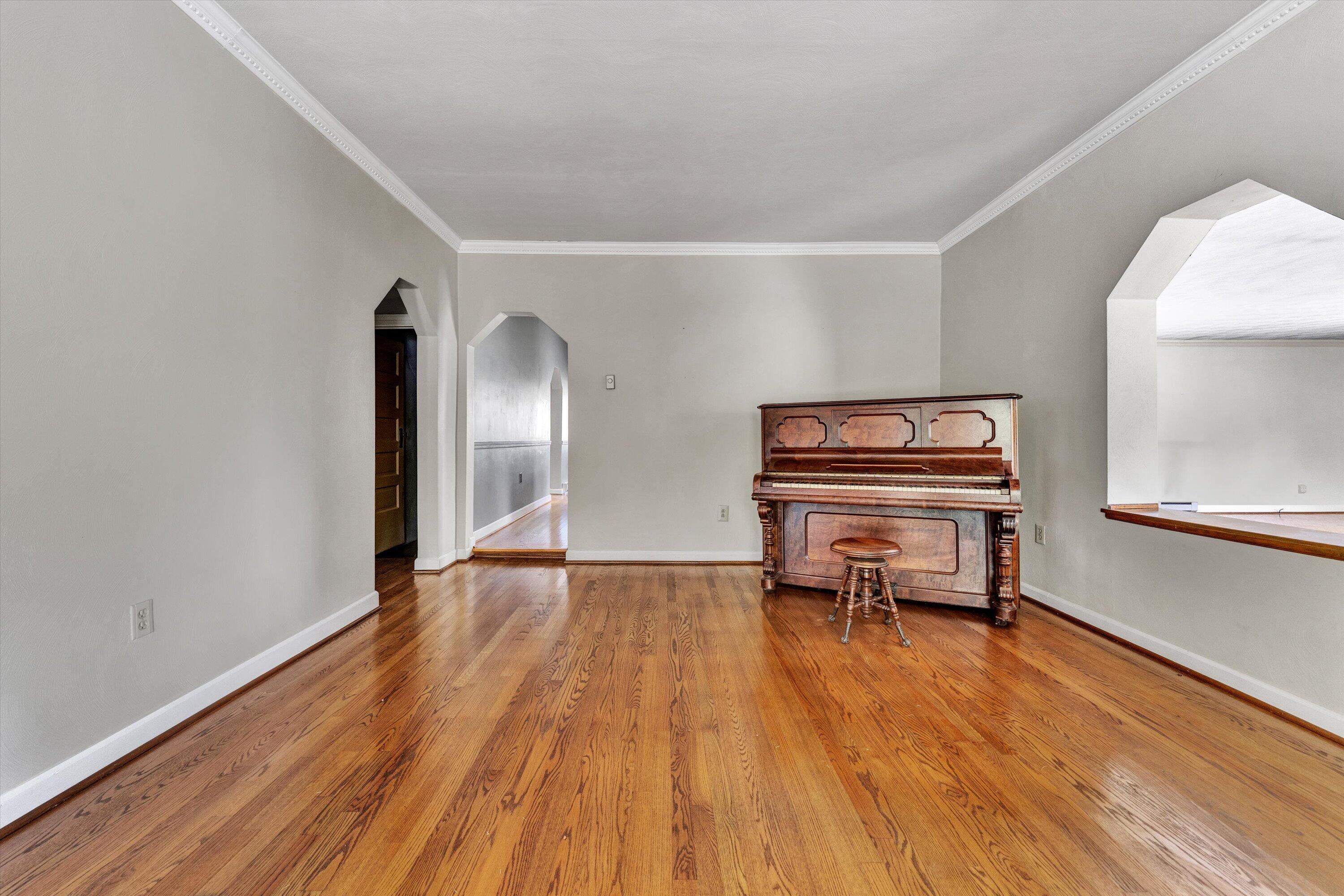 2744 Highland Road Roanoke, VA 24014 - Photo 7 of 29 a view of a livingroom with furniture and wooden floor
