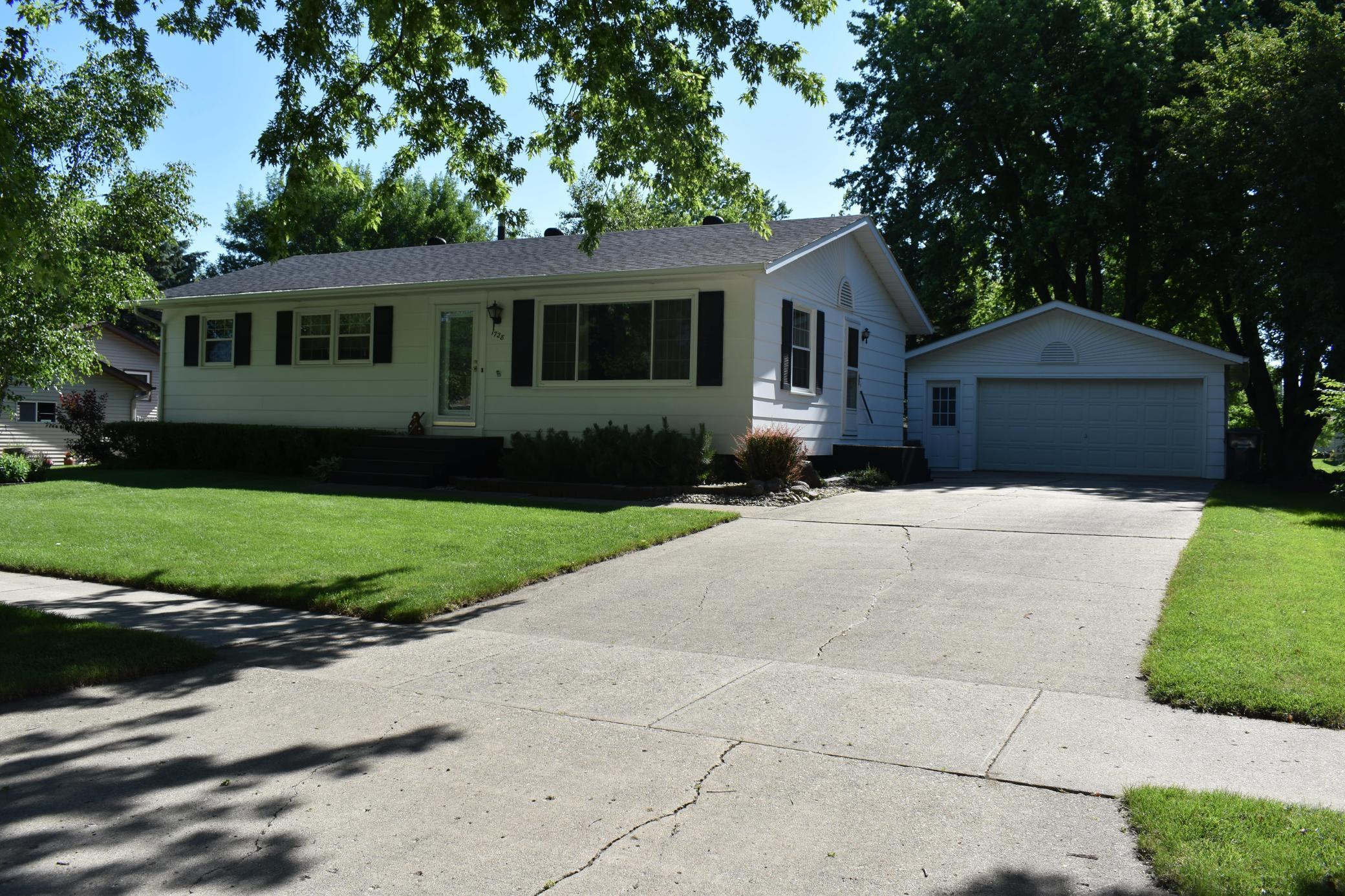1728 Rust Road Worthington, MN 56187 - Photo 1 of 1 Gallery Image 1