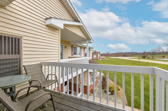 $184,900 | 25011 87th Street, Unit 3, Salem Lakes, WI 53168