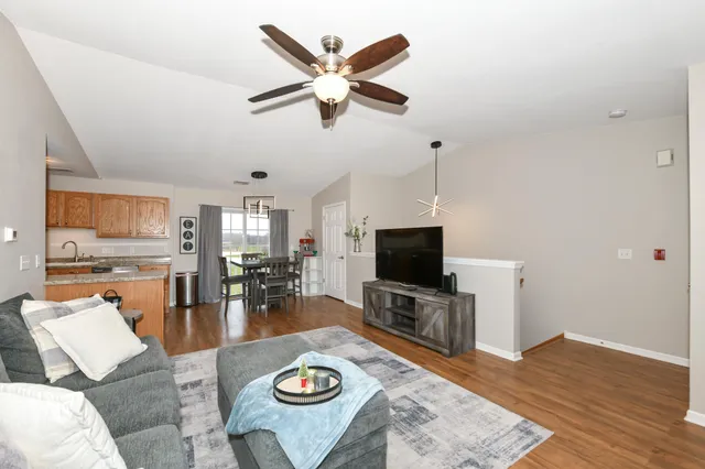 $184,900 | 25011 87th Street, Unit 3, Salem Lakes, WI 53168