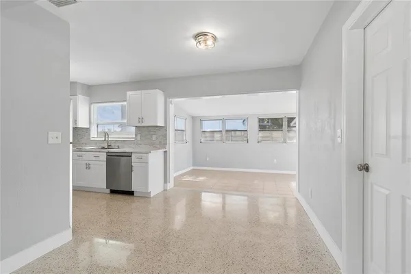 $2,600 | 3777 67th Street North, St. Petersburg, FL 33710