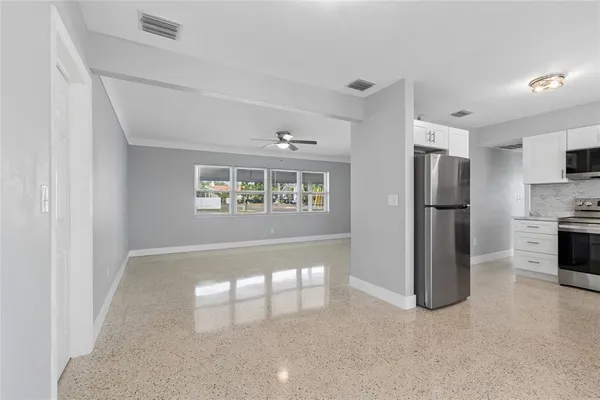 $2,600 | 3777 67th Street North, St. Petersburg, FL 33710