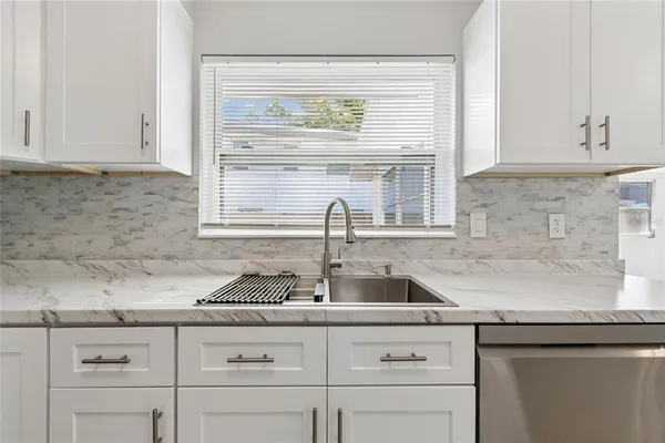 $2,600 | 3777 67th Street North, St. Petersburg, FL 33710