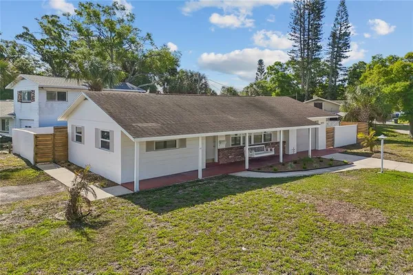 $2,600 | 3777 67th Street North, St. Petersburg, FL 33710