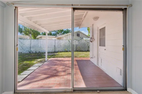 $2,600 | 3777 67th Street North, St. Petersburg, FL 33710