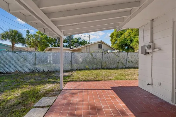 $2,600 | 3777 67th Street North, St. Petersburg, FL 33710