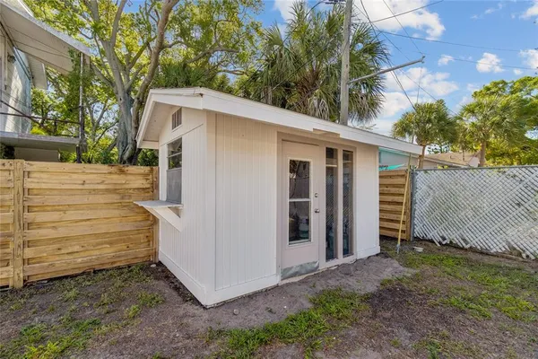 $2,600 | 3777 67th Street North, St. Petersburg, FL 33710