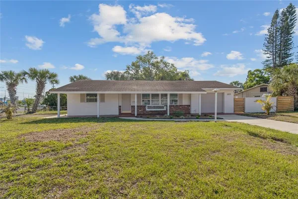 $2,600 | 3777 67th Street North, St. Petersburg, FL 33710