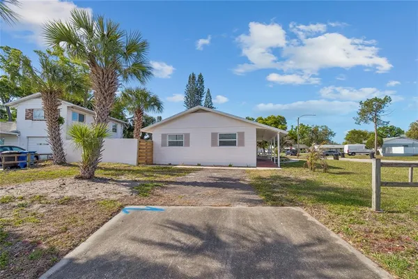 $2,600 | 3777 67th Street North, St. Petersburg, FL 33710