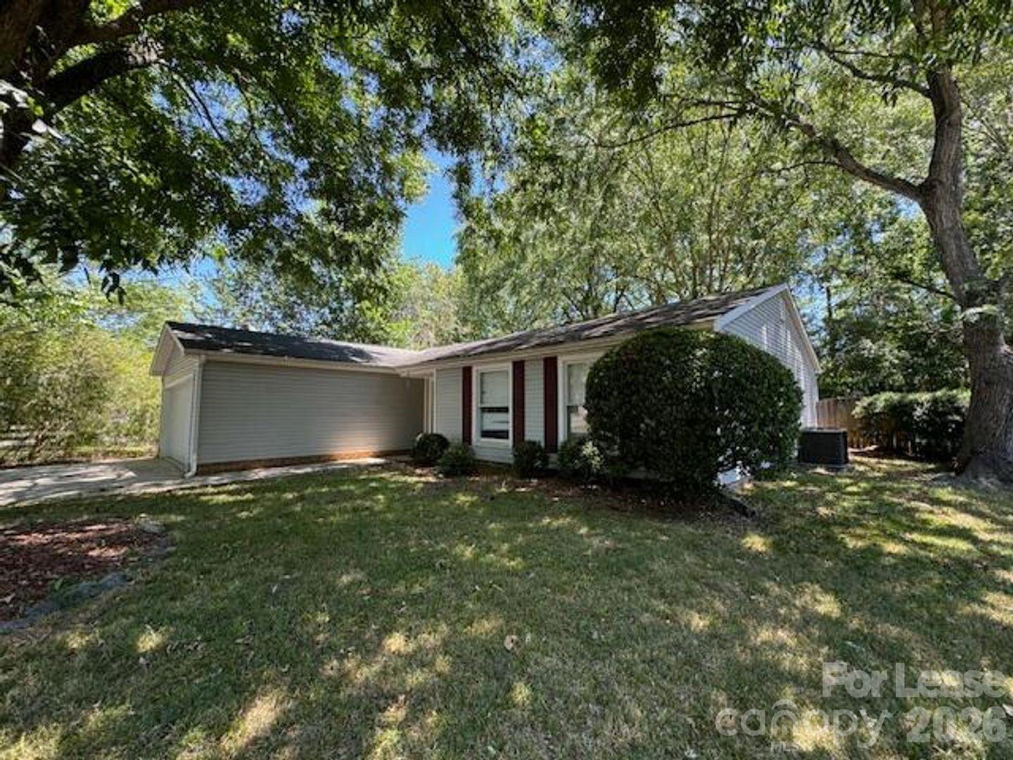 11515 5 Cedars Road Charlotte, NC 28226 - Photo 2 of 17