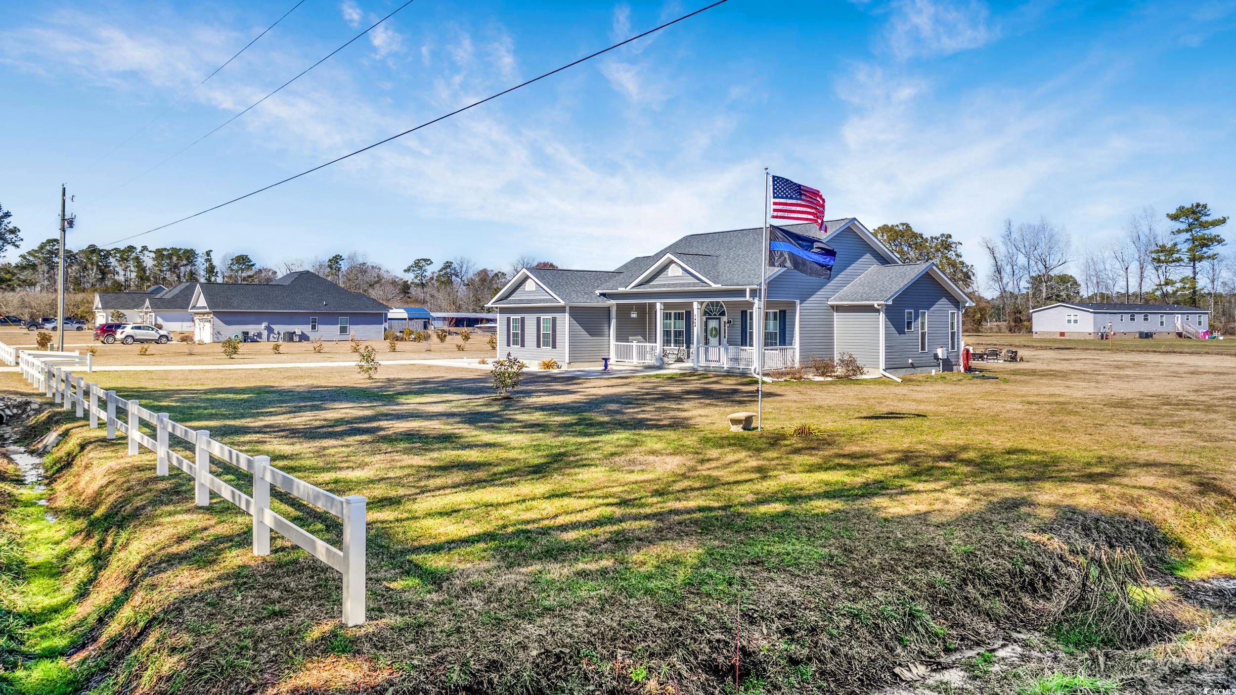 1464 West G Road Conway, SC 29526 - Photo 3 of 40 Exterior space featuring a front yard and covered