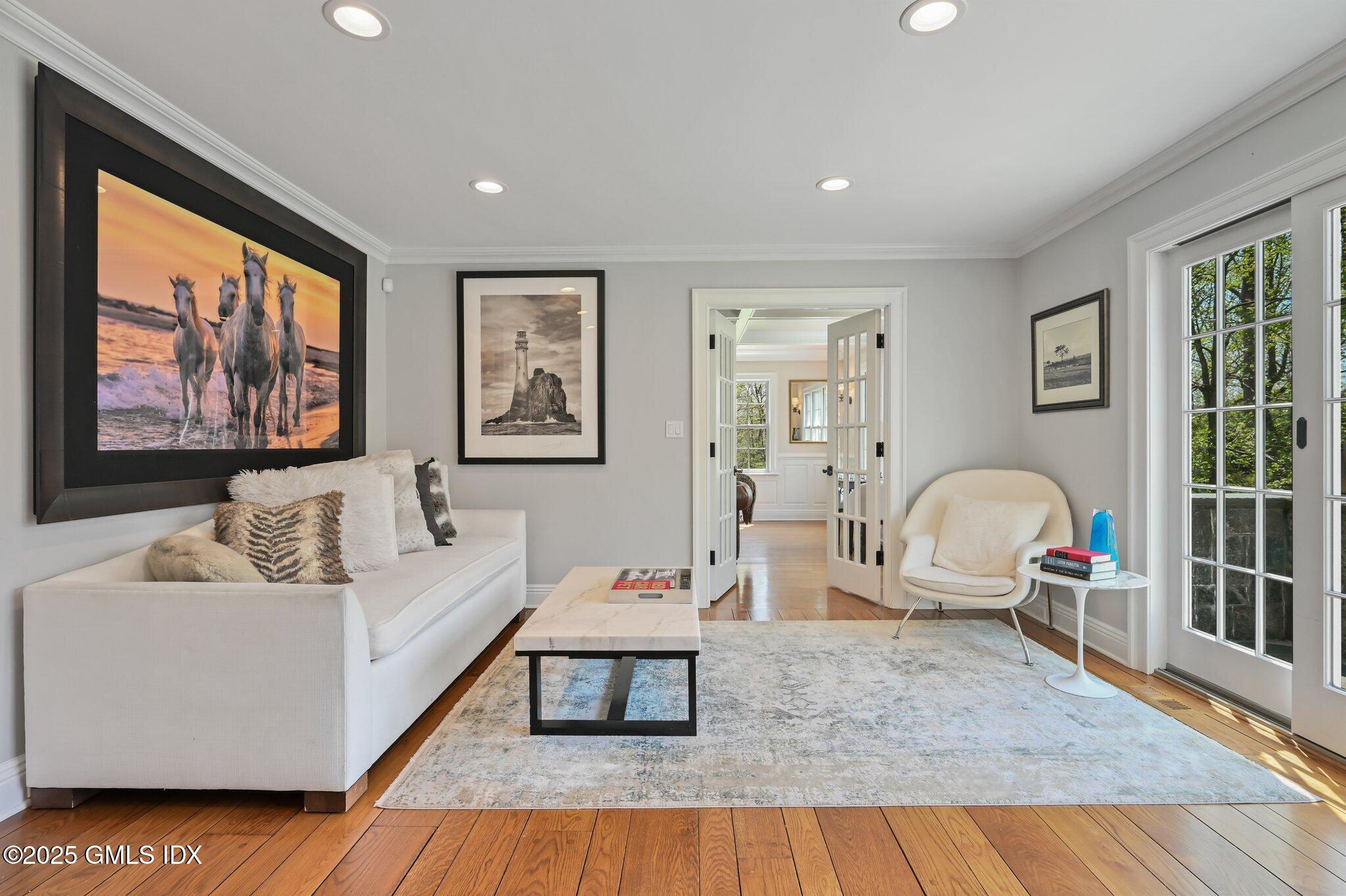 33 Cliffdale Road Greenwich, CT 06831 - Photo 15 of 39 Family Room