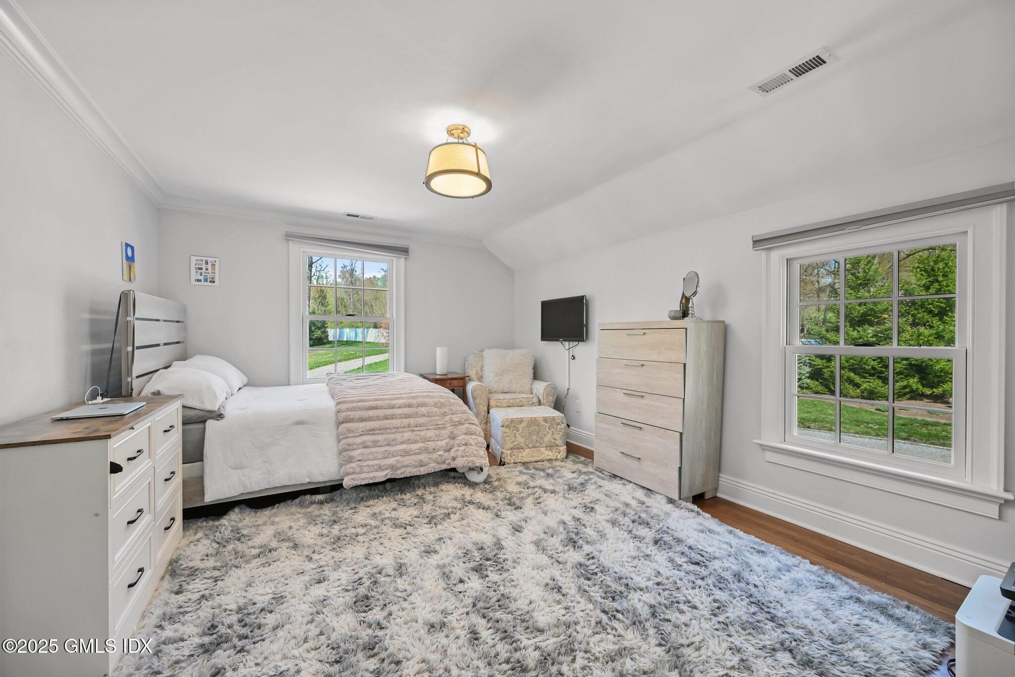33 Cliffdale Road Greenwich, CT 06831 - Photo 25 of 39 Double Bedroom 1