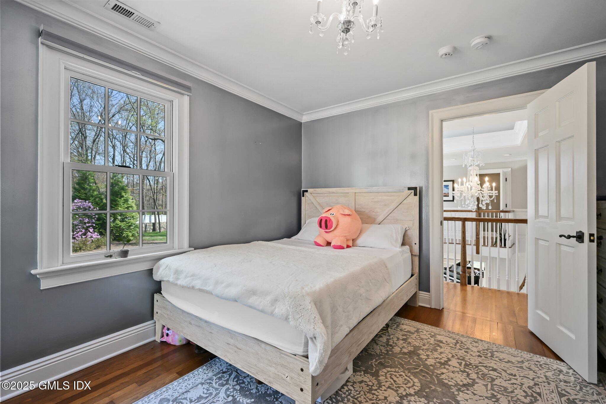 33 Cliffdale Road Greenwich, CT 06831 - Photo 28 of 39 Double Bedroom 4