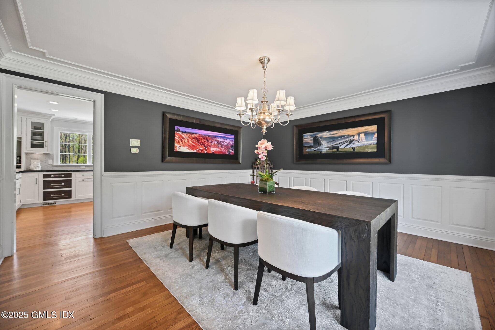33 Cliffdale Road Greenwich, CT 06831 - Photo 7 of 39 Dining Room