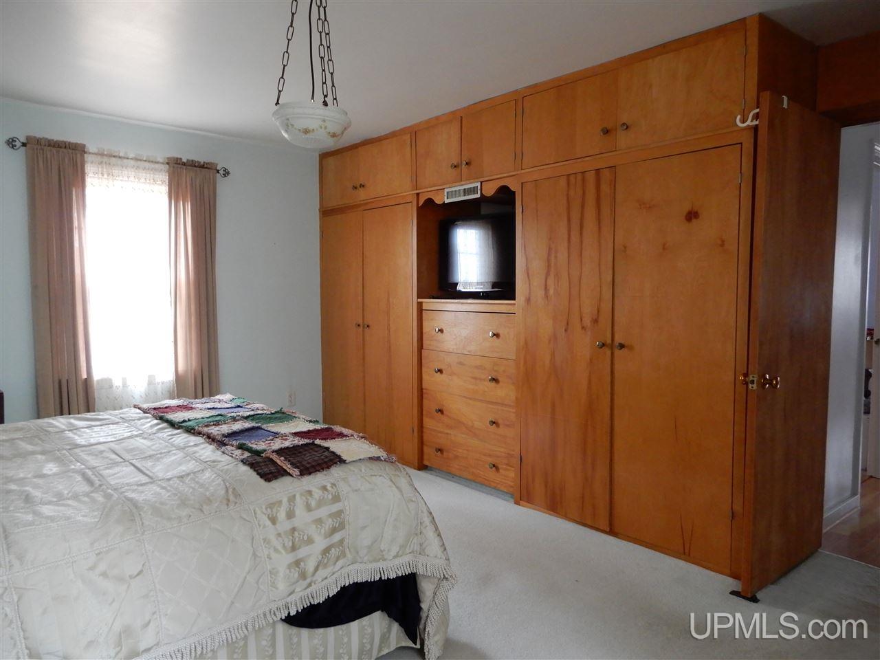 6021 18.25 Road Gladstone, MI 49837 - Photo 16 of 21 Gallery Image 16
