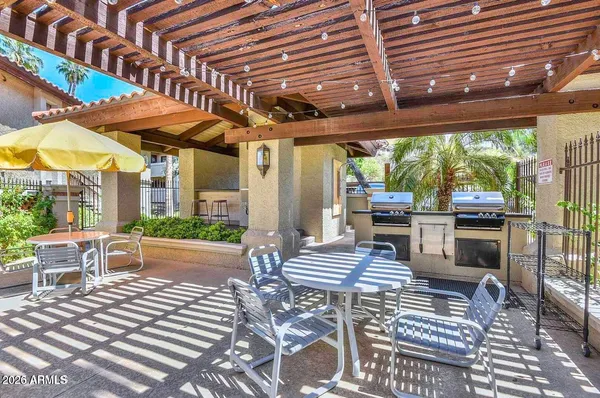 $279,000 | 7557 North Dreamy Draw Drive, Unit 248, Phoenix, AZ 85020