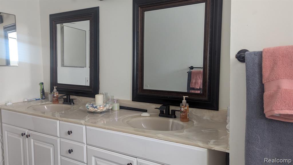 166 Arizona Avenue Rochester Hills, MI 48309 - Photo 14 of 44
