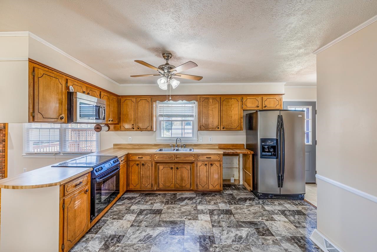1106 Springfield Road Boiling Springs, SC 29316 - Photo 11 of 38 Gallery Image 11