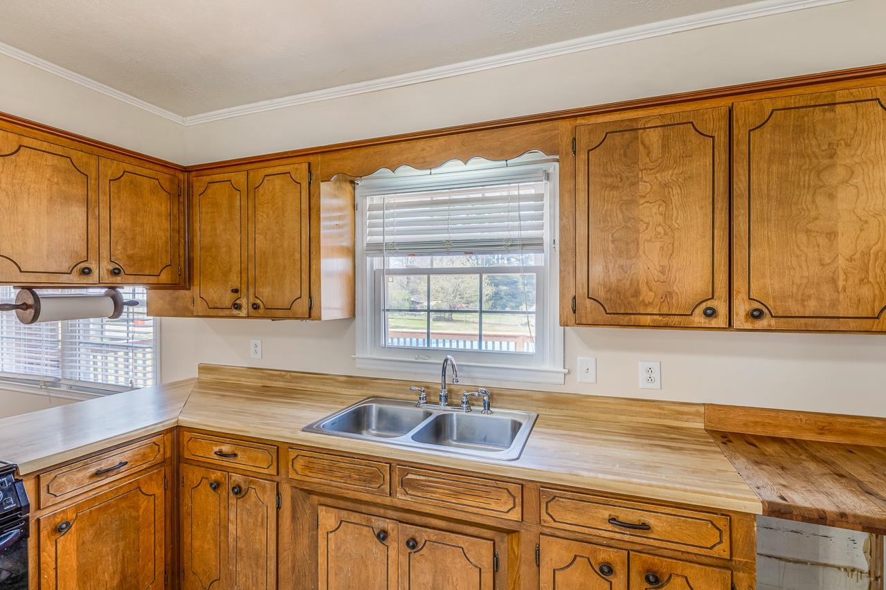 1106 Springfield Road Boiling Springs, SC 29316 - Photo 12 of 38 Gallery Image 12