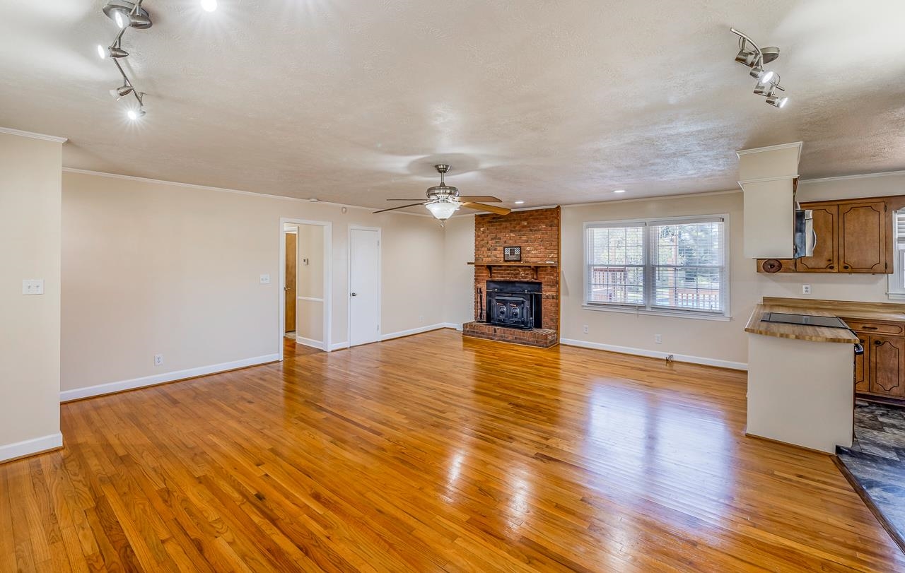 1106 Springfield Road Boiling Springs, SC 29316 - Photo 5 of 38 Gallery Image 5