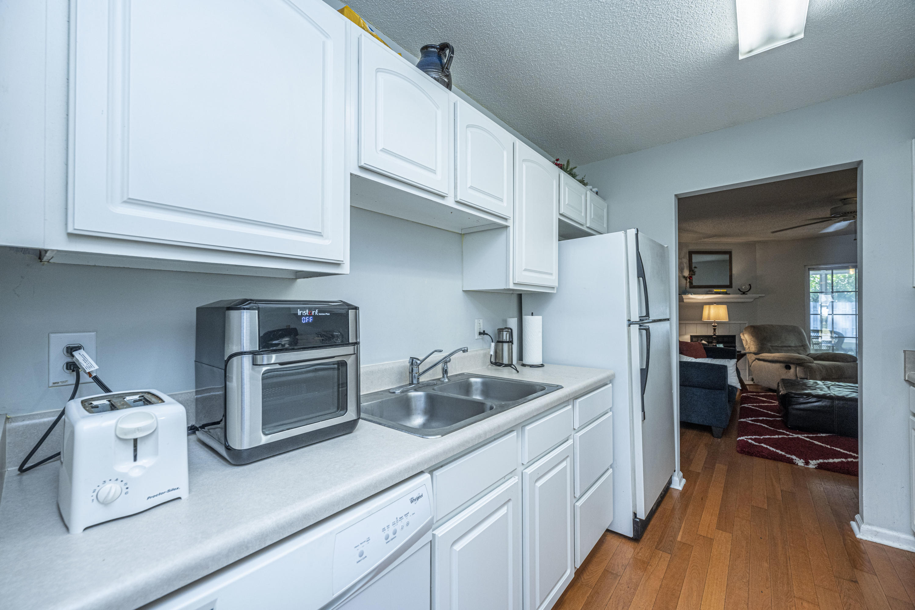 1313 Pinnacle Lane Charleston, SC 29412 - Photo 6 of 28 DSC_0129