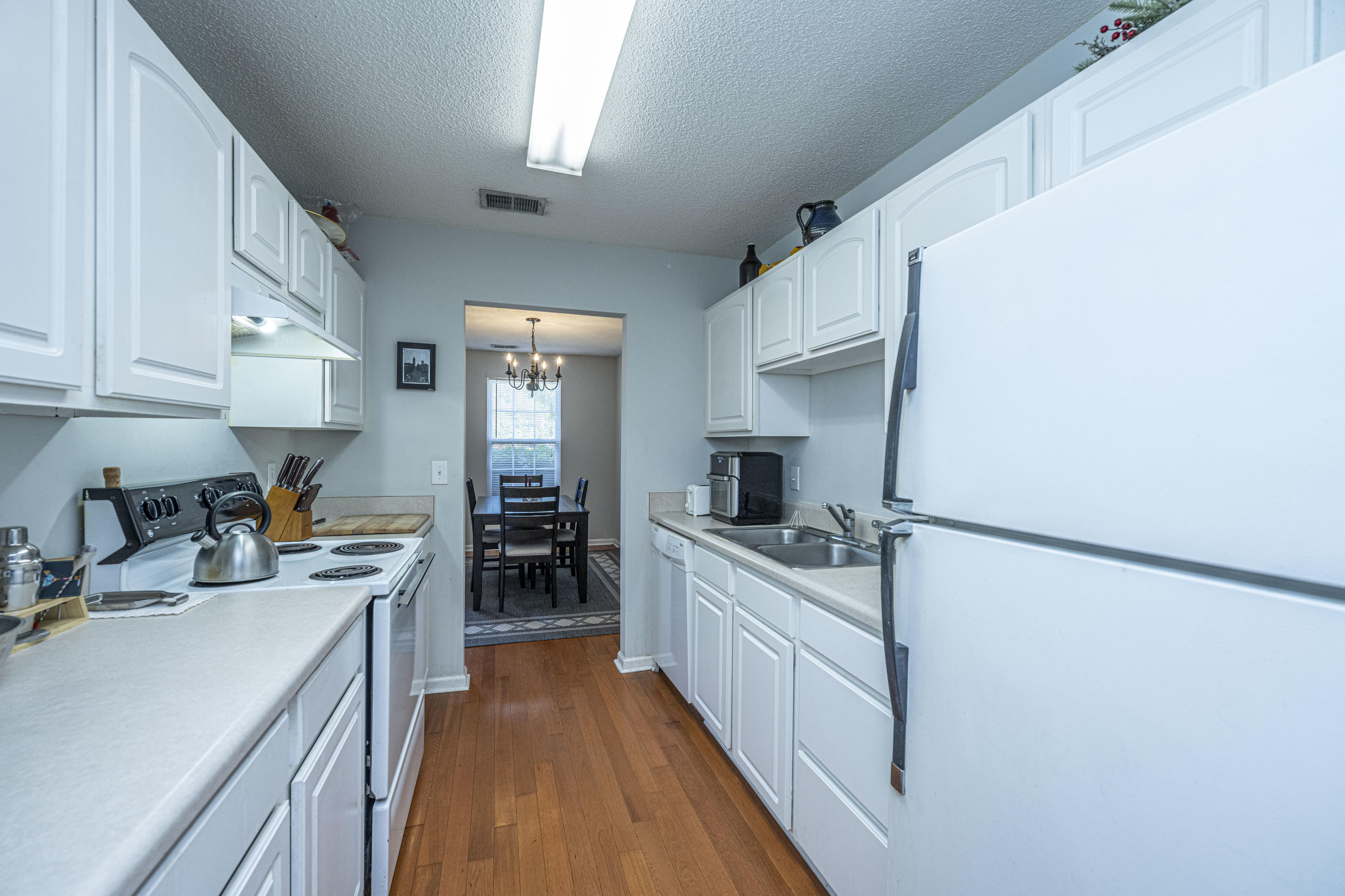 1313 Pinnacle Lane Charleston, SC 29412 - Photo 7 of 28 DSC_0132