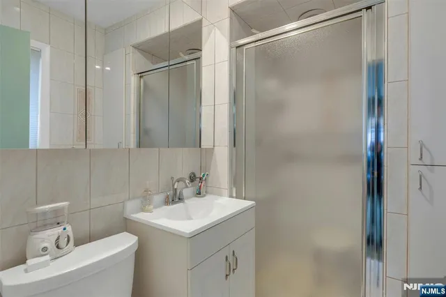 $1,300,000 | 526 Rutland Avenue, Teaneck, NJ 07666