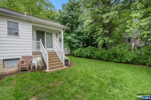 $1,300,000 | 526 Rutland Avenue, Teaneck, NJ 07666