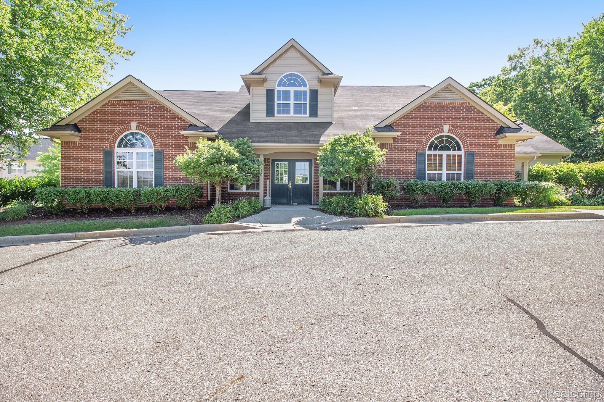 4122 Hampton Ridge Boulevard, Unit 62 Howell, MI 48843 - Photo 17 of 20 IMG_9616.jpg