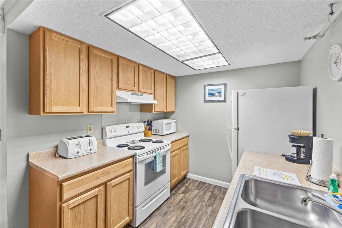 220 Mountainside Drive, Unit E301 Stowe, VT 05672 - Photo 20 of 23