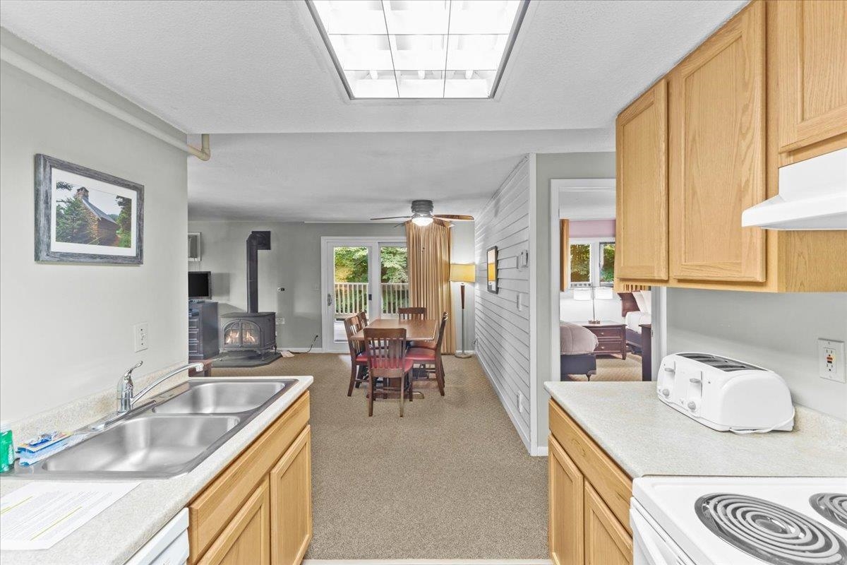 220 Mountainside Drive, Unit E301 Stowe, VT 05672 - Photo 21 of 23