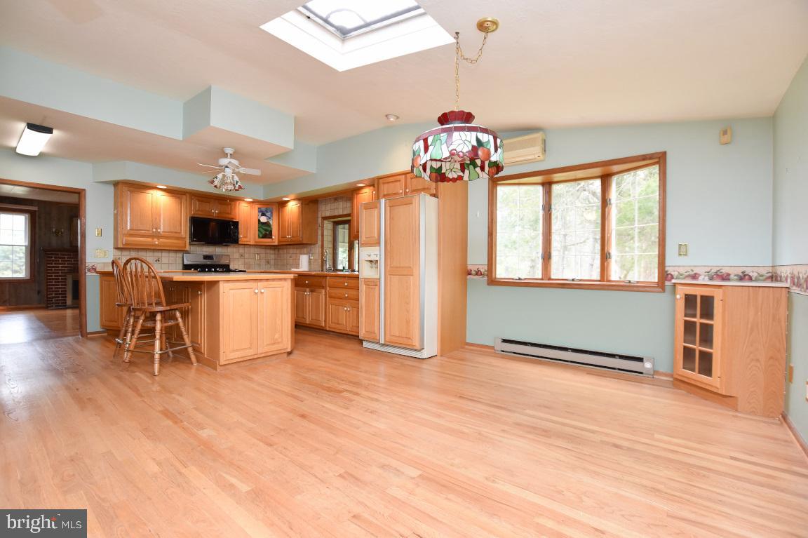 320 Creek Road Moorestown, NJ 08057 - Photo 15 of 26 Kitchen/breakfast area
