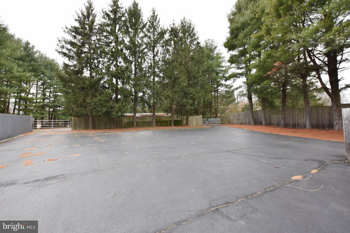 320 Creek Road Moorestown, NJ 08057 - Photo 26 of 26 Driveway