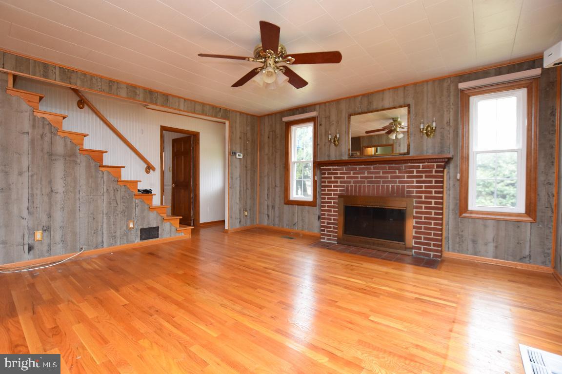 320 Creek Road Moorestown, NJ 08057 - Photo 3 of 26 Living Room