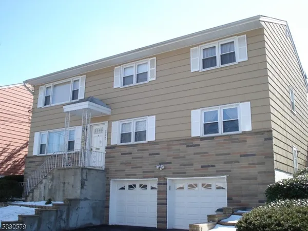 $3,000 | 223 Lakewood Drive, Unit 2, Bloomfield, NJ 07003