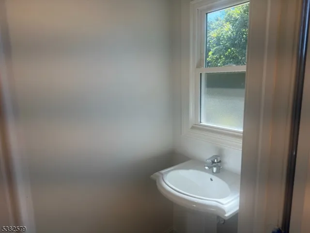 $3,200 | 223 Lakewood Drive, Unit 2, Bloomfield, NJ 07003