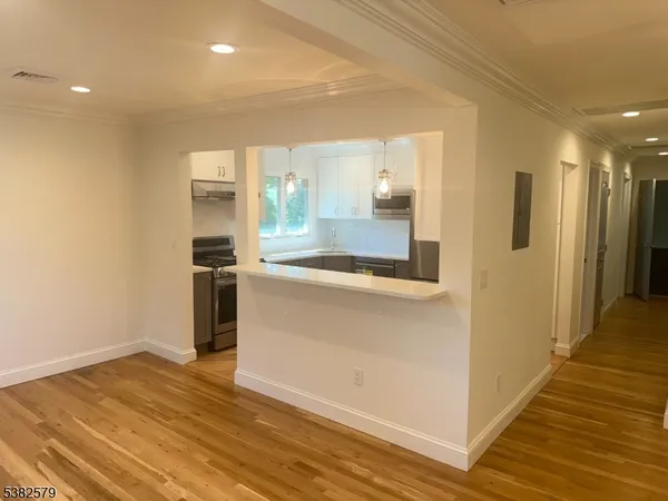 $3,000 | 223 Lakewood Drive, Unit 2, Bloomfield, NJ 07003
