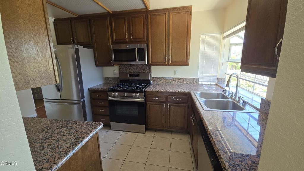 1807 Old Ranch Road Camarillo, CA 93012 - Photo 3 of 17
