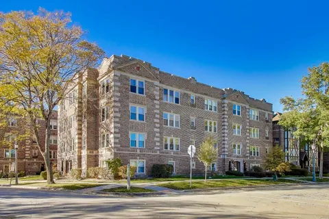 $185,000 | 46 6th Avenue, Unit GJ, La Grange, IL 60525