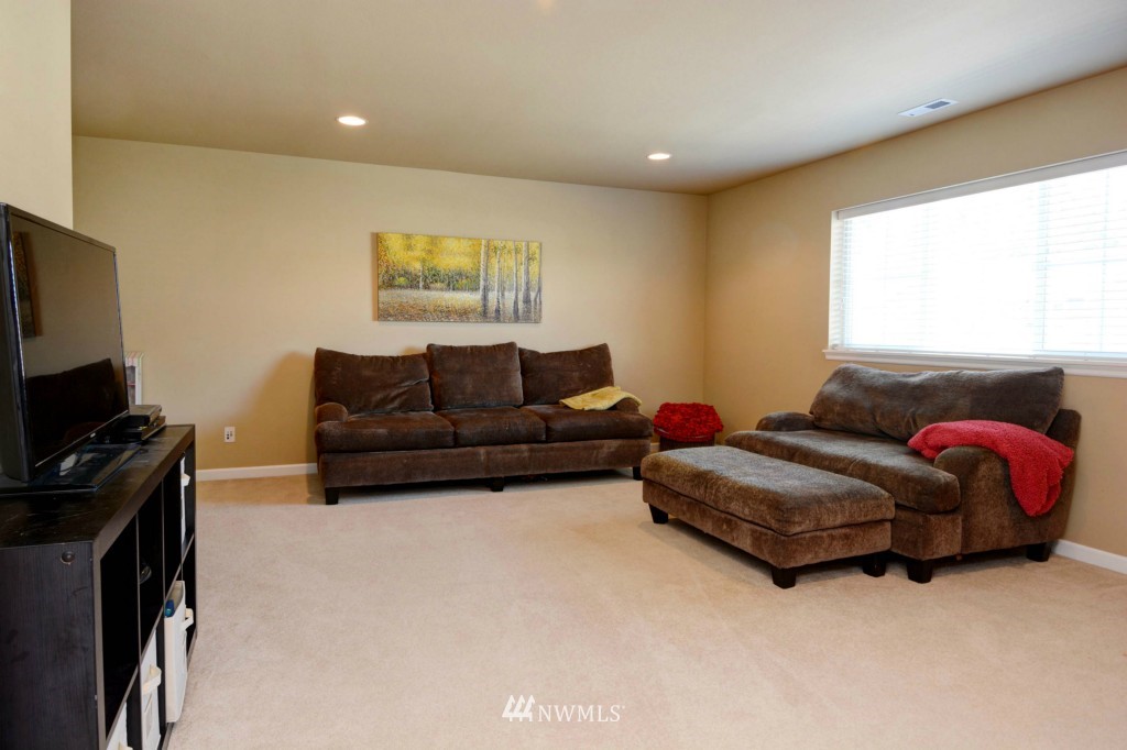 3518 156th Place Southeast Bothell, WA 98012 - Photo 14 of 16 Gallery Image 14