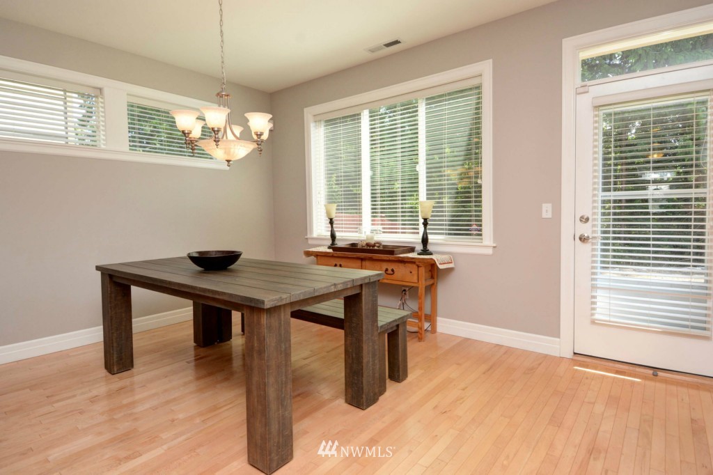 3518 156th Place Southeast Bothell, WA 98012 - Photo 4 of 16 Gallery Image 4