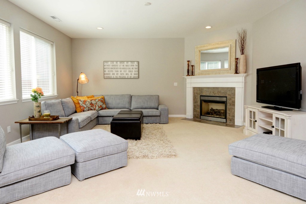 3518 156th Place Southeast Bothell, WA 98012 - Photo 5 of 16 Gallery Image 5