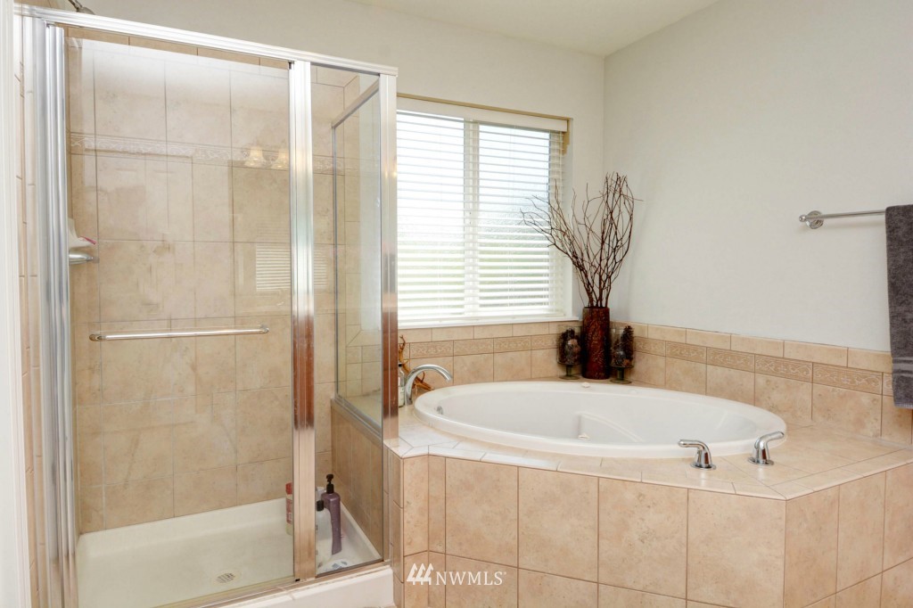 3518 156th Place Southeast Bothell, WA 98012 - Photo 10 of 16 Gallery Image 10