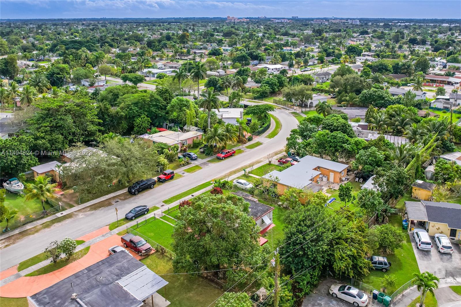 29248 Alabama Road Homestead, FL 33033 - Photo 5 of 26 Gallery Image 5
