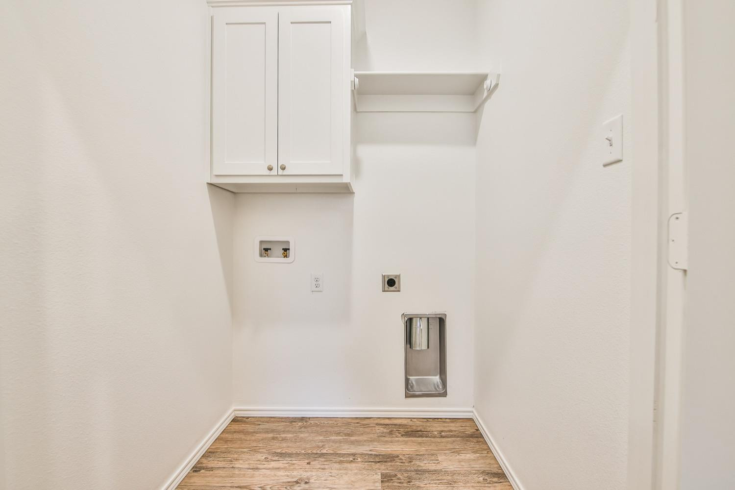 2004 23rd Street Lubbock, TX 79411 - Photo 15 of 26 a view of a hallway