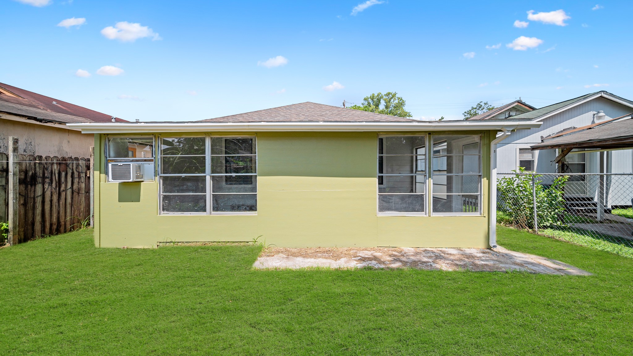 1322 Magnolia Street Baytown, TX 77520 - Photo 4 of 26