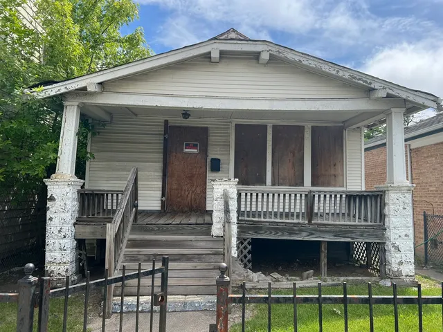 $39,900 | 10505 South Wentworth Avenue, Chicago, IL 60628