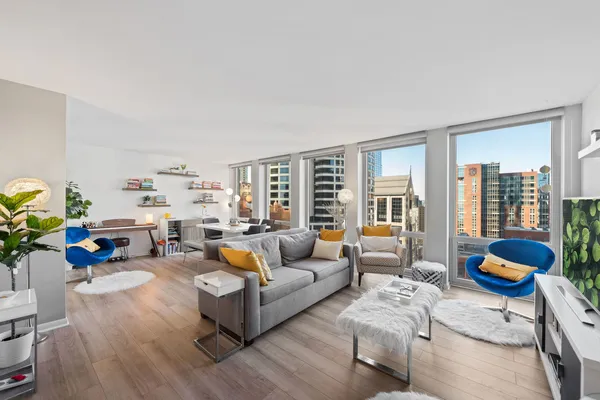 $3,200 | 111 East Chestnut Street, Unit 24J, Chicago, IL 60611
