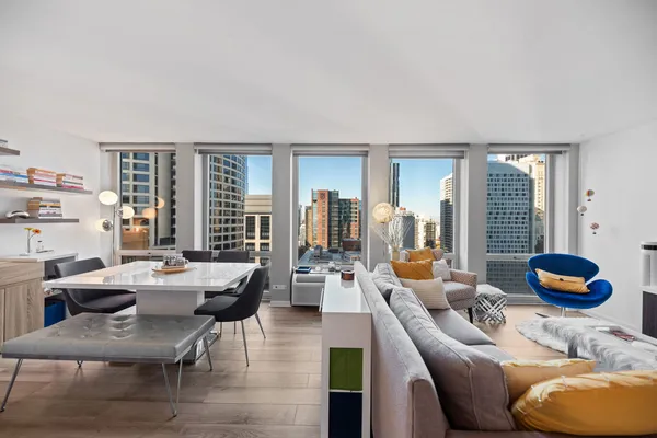 $3,200 | 111 East Chestnut Street, Unit 24J, Chicago, IL 60611